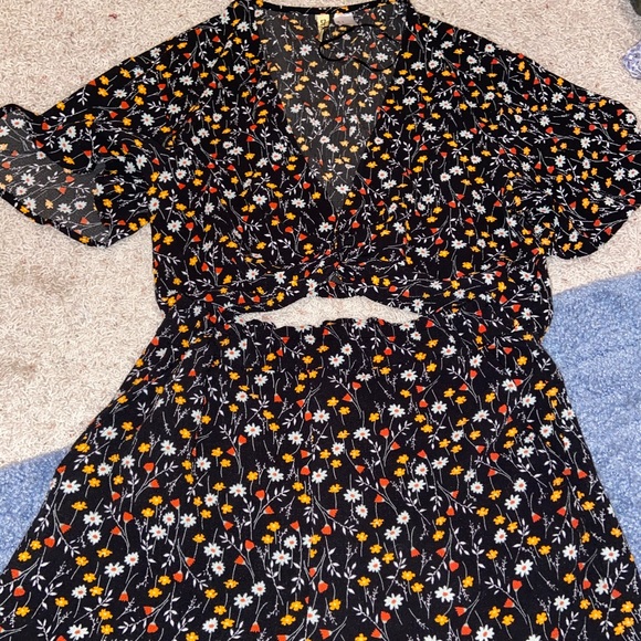 Two piece flowy outfit - Picture 1 of 3